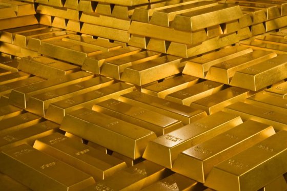 La onza de oro toca nuevos máximos desde 2011 tras superar los 1840 dólares.