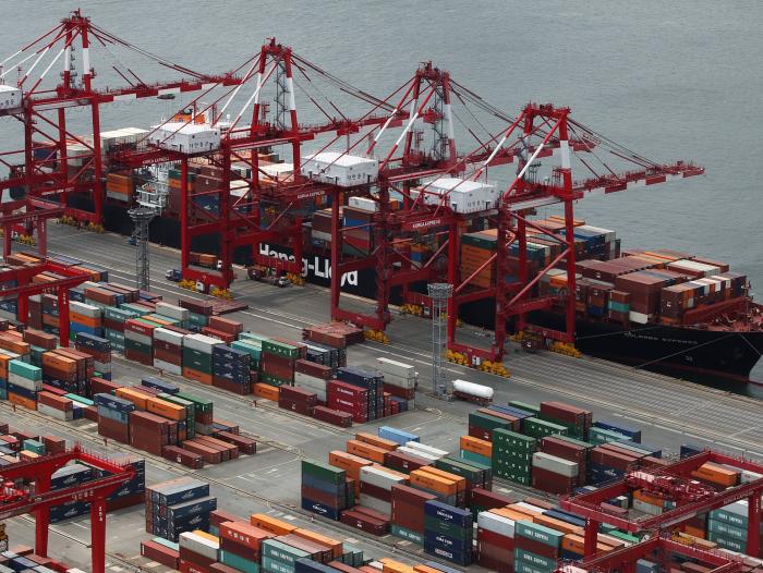 Importaciones en Colombia cayeron más del 27%.