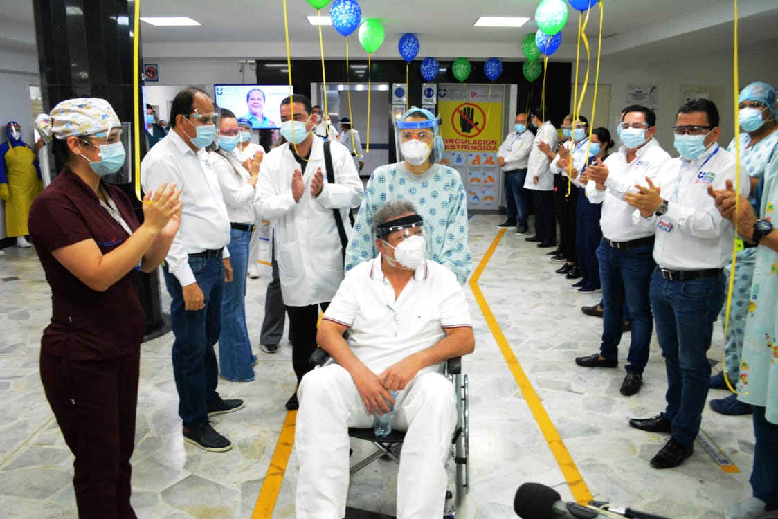GOBERNADOR DEL HUILA SALIÓ DEL HOSPITAL.