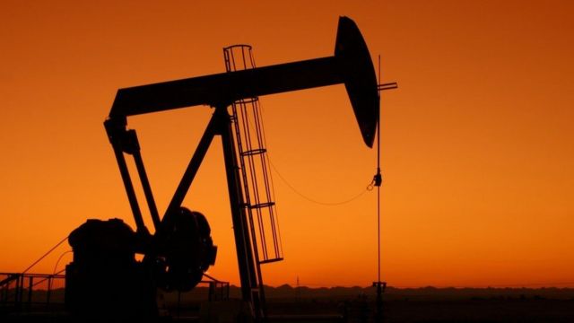 El efecto coronavirus lastra los precios del petróleo.