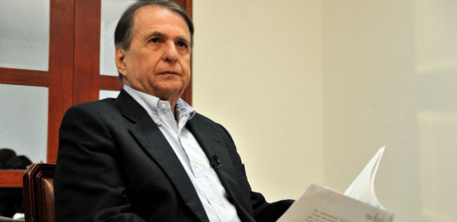 Reaparece públicamente Alberto Santofimio Botero.