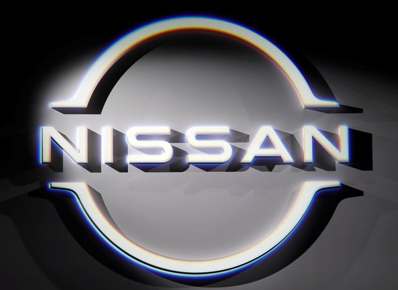 Nissan suspende temporalmente la producción de dos fábricas en Japón debido al terremoto.