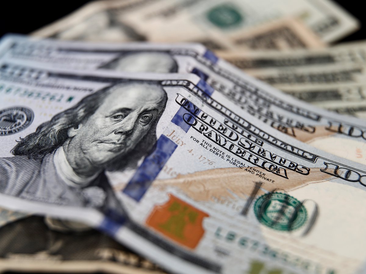 Dólar en Colombia rompe la barrera de 3.700 pesos este martes.