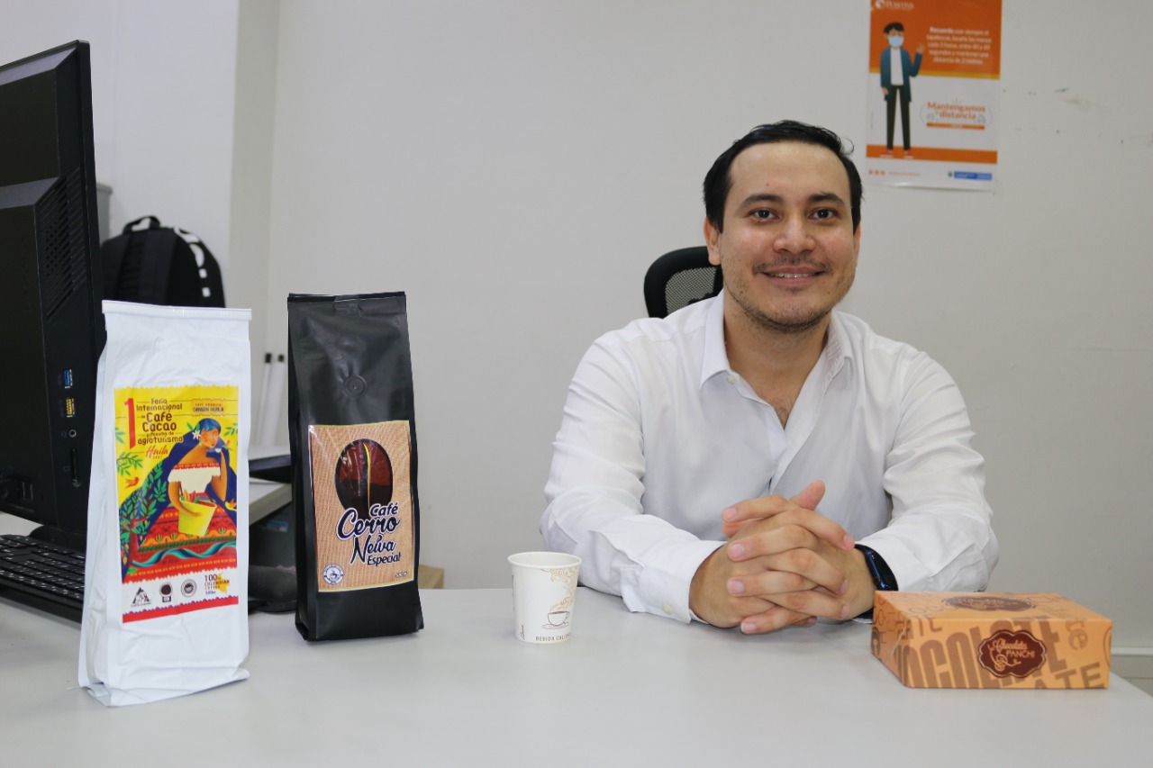 Leonardo Sanmiguel: EL CAFÉ LO ALEJÓ DE LA MÚSICA
