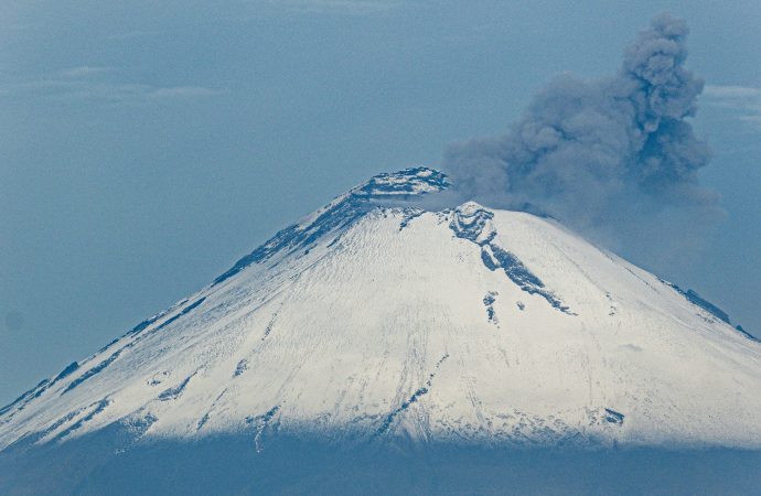 Respirando bajo las cenizas del volcán